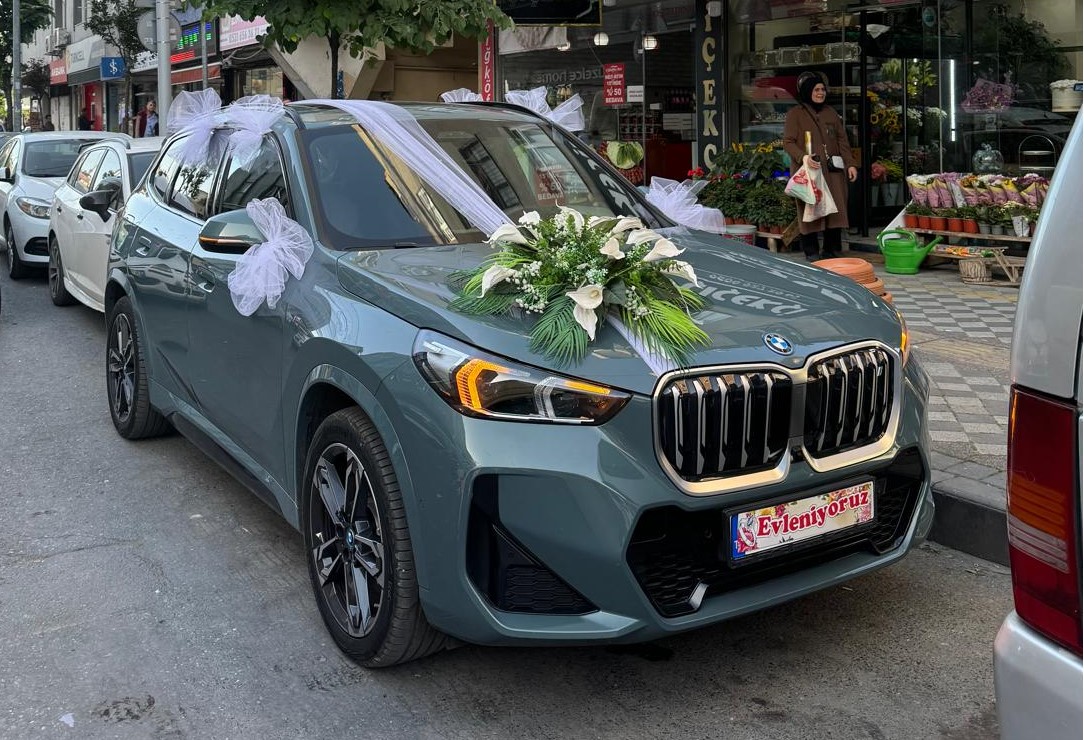BMW iX1 Yeşil galeri